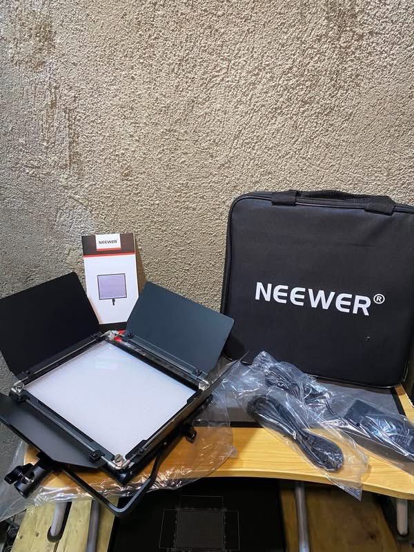 Neewer LED Light Panel with Barn Doors and Bag (Category: Lighting) located in Manila. Submitted by grandearth.7ebba2 (Listing ID 1462077062, Image 1). Description: - Neewer LED Light Panel - Includes barn doors for precise light control - Comes with a convenient carrying bag - Power cables included - Ideal for photography and videography - Ready to use straight out of the box.