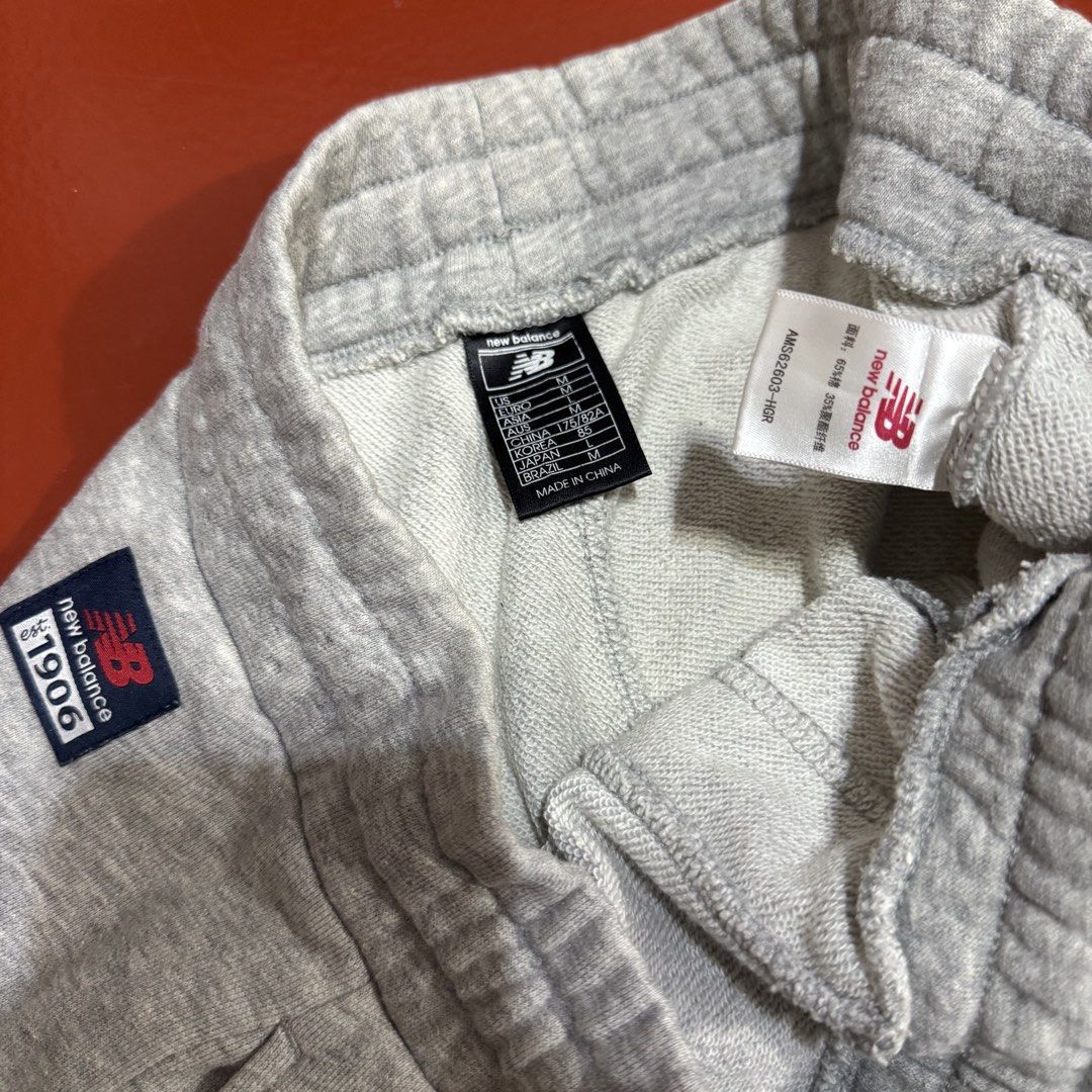 NEW BALANCE SHORTS (Category: Everything Else Others) located in Pasig City. Submitted by buzzthrifty (Listing ID 1462208834, Image 3). Description: SIZE 30-34WAIST 19" LENGTH 11" HEM EXCELLENT CONDITION MINIMAL ISSUE LAST PIC SA MASELAN .