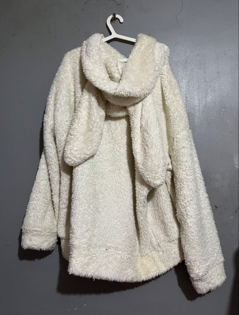 Newjeans Fluffy Rabbit Hoodie (Category: Coats, Jackets and Outerwear) located in Subic. Submitted by cyrelll (Listing ID 1462234530, Image 1). Description: CAN FIT MEDIUM TO LARGE BODY FRAME.