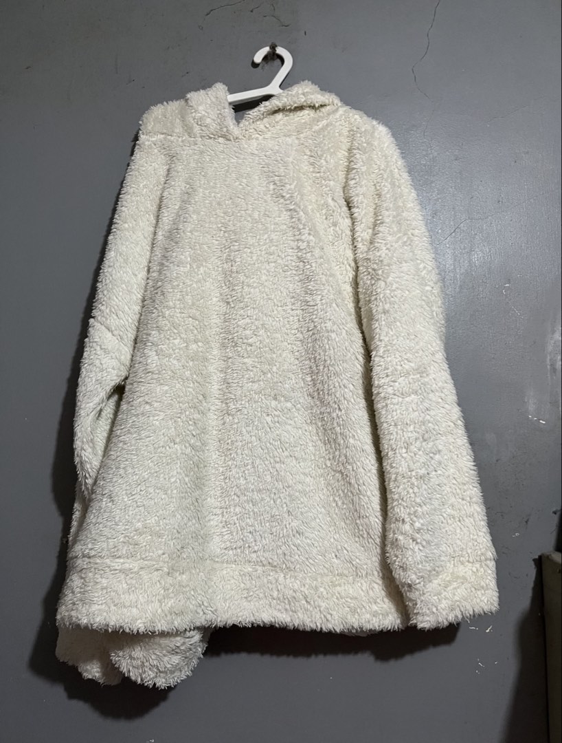 Newjeans Fluffy Rabbit Hoodie (Category: Coats, Jackets and Outerwear) located in Subic. Submitted by cyrelll (Listing ID 1462234530, Image 2). Description: CAN FIT MEDIUM TO LARGE BODY FRAME.