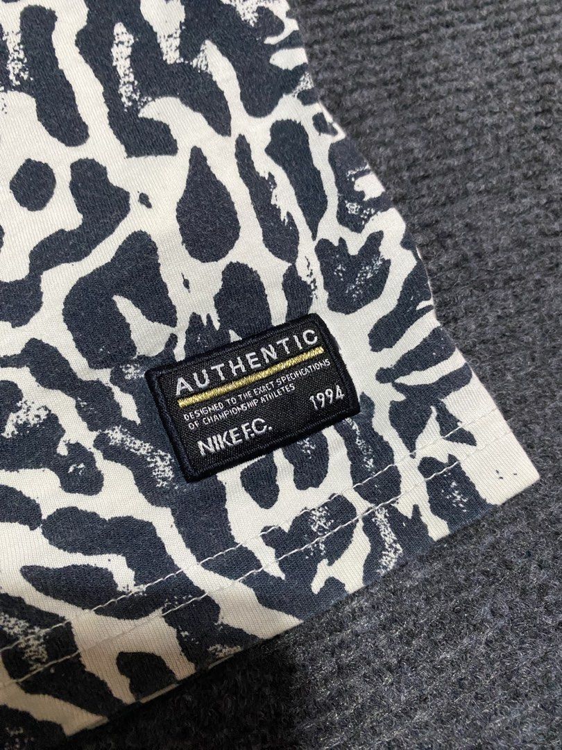 Nike (Category: Activewear) located in Manila. Submitted by kgthrifty. (Listing ID 1462189743, Image 3). Description: NIKE F.C WILD GLORY SHIRT DIMES: 21x27 (MED TO LARGE) COLOR RATE: 9.5 NO ISSUE/ NEED EXTRA WASH EXCELLENT CONDITION 🏷 250.