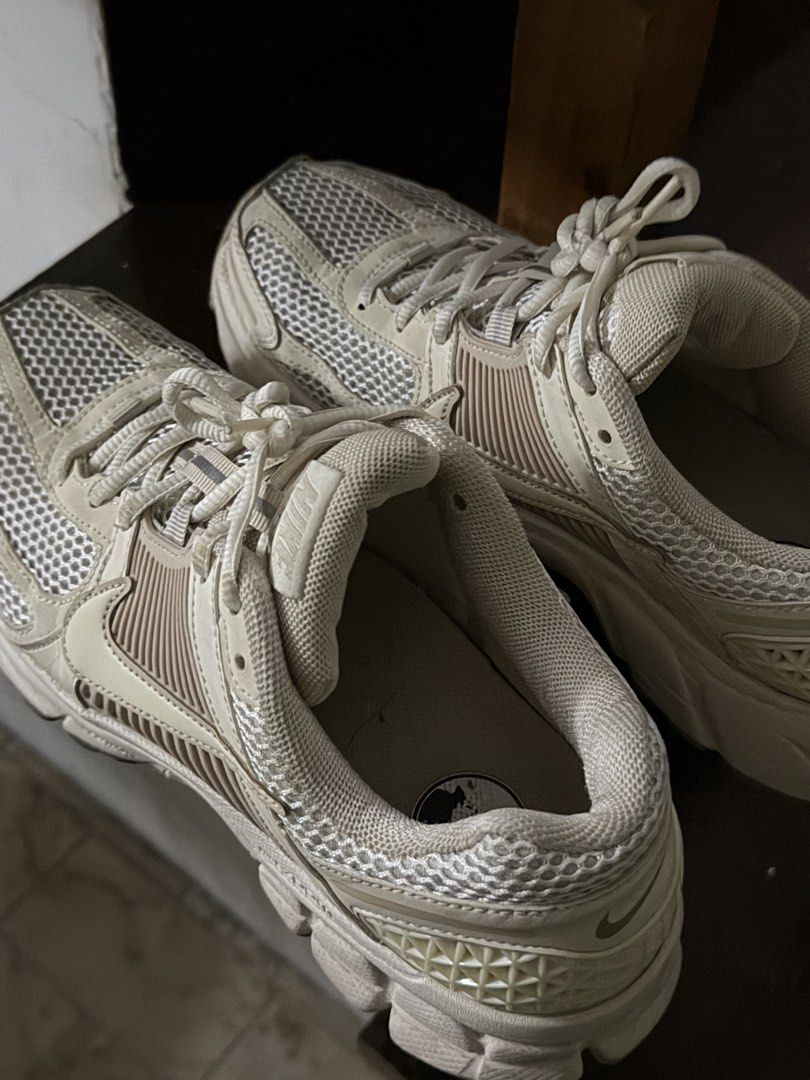 Nike Air Zoom Vomero 5 (Category: Sneakers) located in Makati City. Submitted by xoxonisse (Listing ID 1462113006, Image 3). Description: - Nike Air Zoom Vomero 5 - Color: Cobblestone - Materials: Mesh and synthetic overlays - Features: Comfortable and stylish - Ideal for: Everyday wear, running, casual outings - Versatile kicks SIZE 8 - Womens.