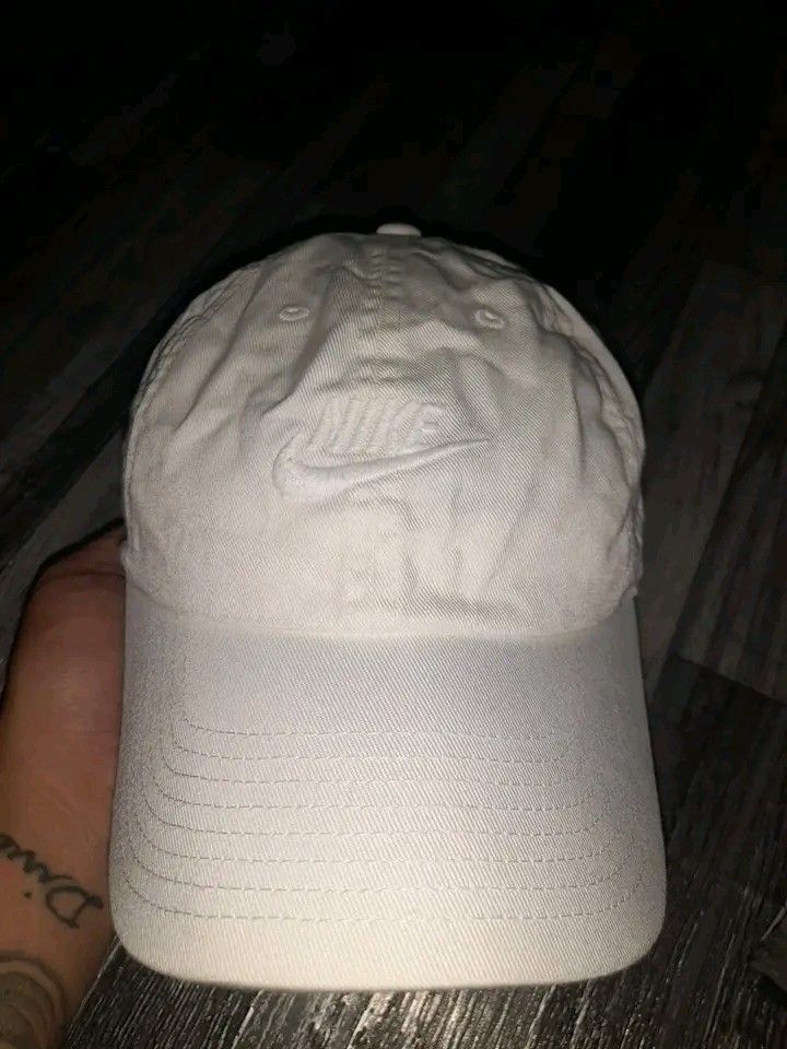 NIKE CLUB CAP (Category: Caps & Hats) located in Mandaue City. Submitted by indayftjesiediva (Listing ID 1462182534, Image 1). Description: NIKE CLUB CAP LIKE NEW CONDITION EMBROIDERED LOGO NO ISSUE MINE 750 + SF DM IF INTERESTED 📩.