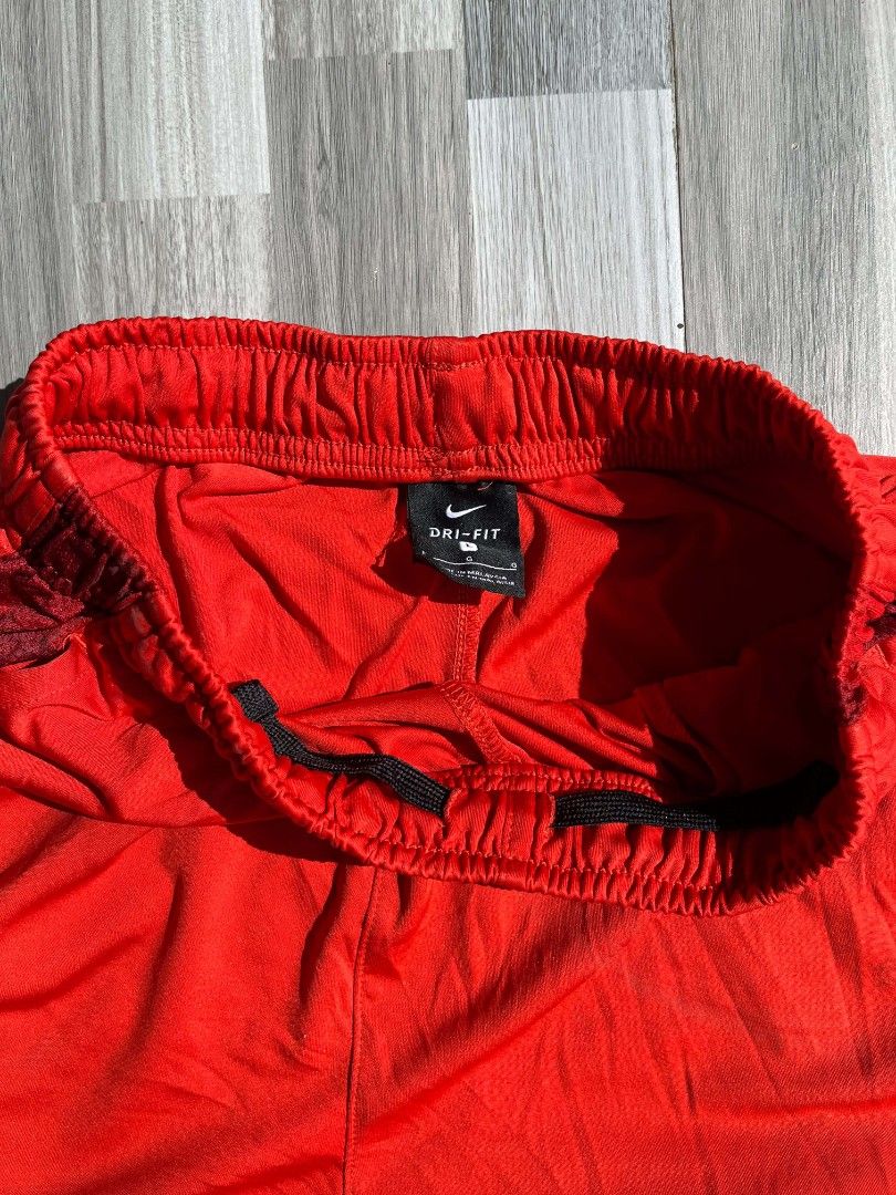Nike dri fit (Category: Shorts) located in Manila. Submitted by zenwind_3cdc42 (Listing ID 1462053059, Image 3). Description: Nike Dri fit athletic training shorts ☑️ •Color university red with a prominent black swoosh logo •Light Weight •Features an elastic band waistband for comfortable fit with 2 side pockets •₱499 php only •Ship via j&t // door to door // •Payment via Gcash // Cash 📩📩.