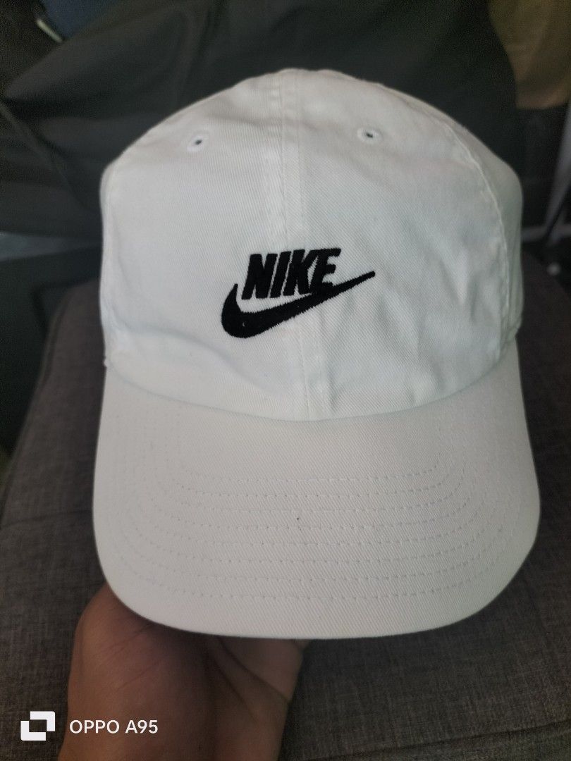 Nike Heritage86 Cap White (Category: Caps & Hats) located in Baler. Submitted by jaydeebaltazar (Listing ID 1462161978, Image 1). Description: - Authentic White Nike Heritage86 Cap - One Size Fits Most with Adjustable Strap & Metal Buckle - Comfortable 100% Cotton Construction - Durable Polyester Overlay - Made in Vietnam.