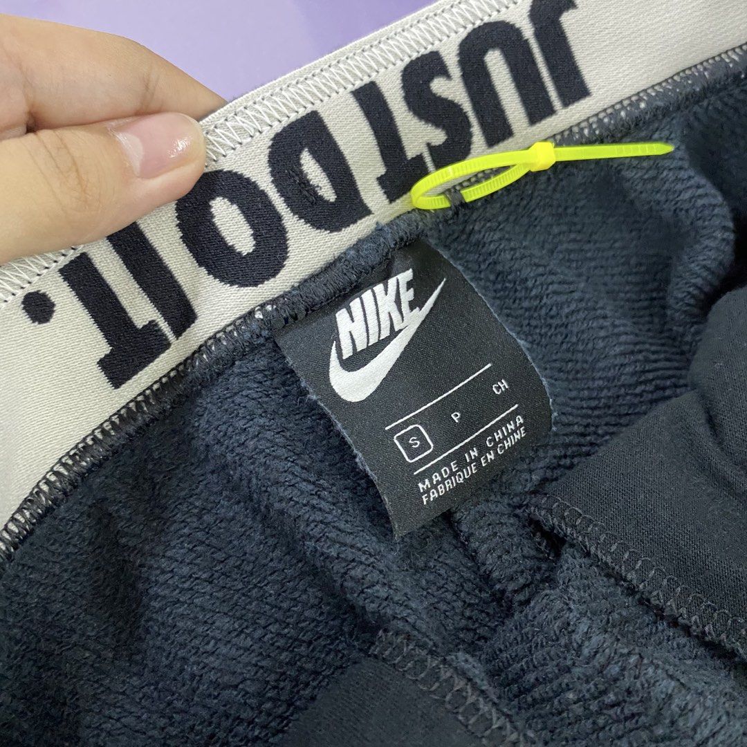 Nike "Just Do It" Black Jogger Sweatpants (Category: Other Bottoms) located in Imus. Submitted by kingbhatsdrygoods (Listing ID 1462110061, Image 3). Description: KingBhats HUB Please read below before inquiring or making a purchase. ✨ 👕 ITEM DETAILS (Inches): • Waist: 14 • Length: 37 • Flaws/Issues: none 📌 ORDER & PAYMENT RULE: • First to pay, first served. No reservations. • Payment must be fully processed and verified to secure your item. • 