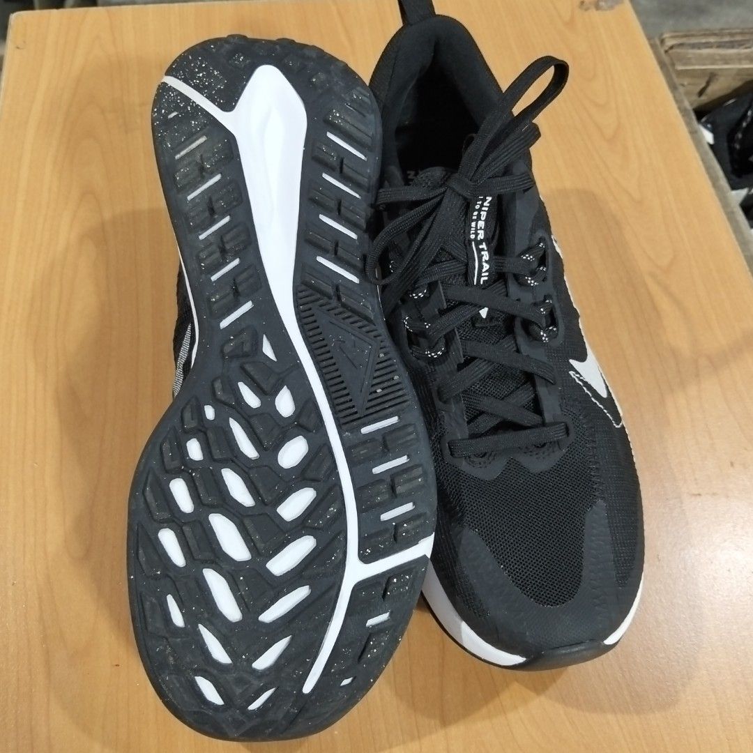 Nike Junifer Trail (Category: Sneakers) located in El Salvador. Submitted by francheskaukayukay (Listing ID 1462038777, Image 3). Description: .