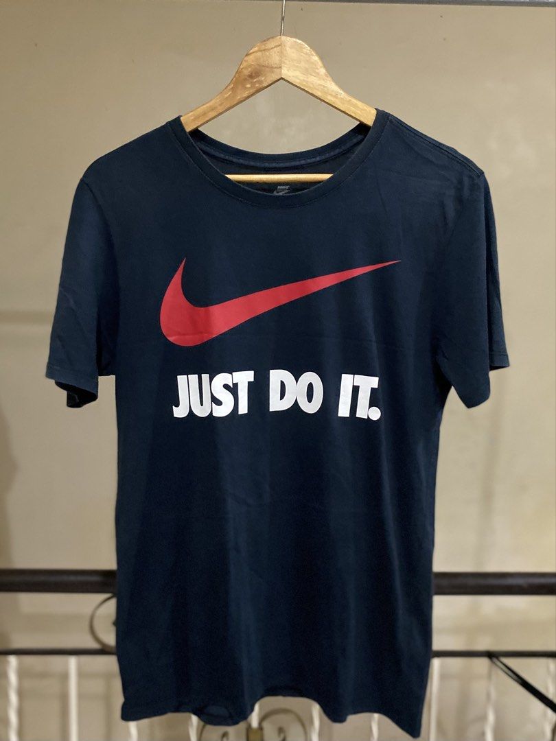 Nike Just Do It T-shirt (Category: Tshirts & Polo Shirts ) located in Rizal. Submitted by channzy (Listing ID 1462065255, Image 1). Description: - Authentic Black Nike T-shirt - Iconic 'Just Do It' graphic - Material: 100% Cotton - Size: Medium (M) - Fits Chest: 95cm - Recommended Height: 165-175cm - Ideal for everyday casual wear - Refer to label for complete care instructions.
