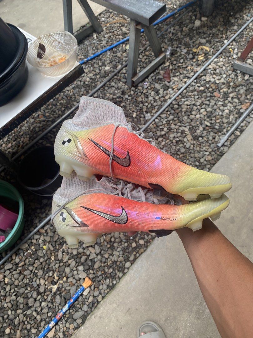 Nike mercurial superfly 8 elite MDS (Category: Other Sports Equipment and Supplies) located in Surallah. Submitted by dandaliciousrex (Listing ID 1462044705, Image 1). Description: PTPA Nike Mercurial Superfly 8 elite MDS Ukay Selected Pair Good condition Authentic/Original Size 9.5us 43 eur Price 1150 Pm lang mga bossing .