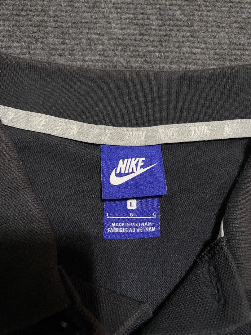 Nike Polo (Category: Activewear) located in Manila. Submitted by kgthrifty. (Listing ID 1462190255, Image 3). Description: NIKE 2TONE POLO SHIRT DIMES: 22x29-30 (LARGE) COLOR RATE: 9.5 MINI FADE ON COLLAR EXCELLENT CONDITION 🏷 350 .