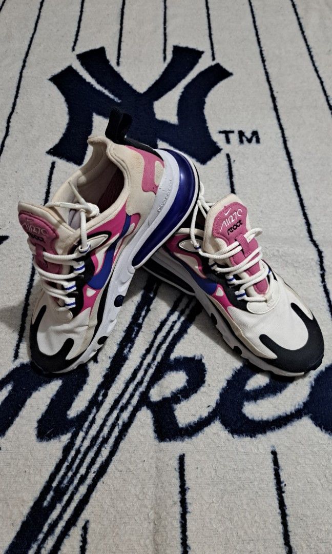 Nike react (Category: Sneakers) located in Baguio. Submitted by thriftfit17 (Listing ID 1462212145, Image 2). Description: nike react size 6us womens very good condition php 650 dm if interested 🤙.