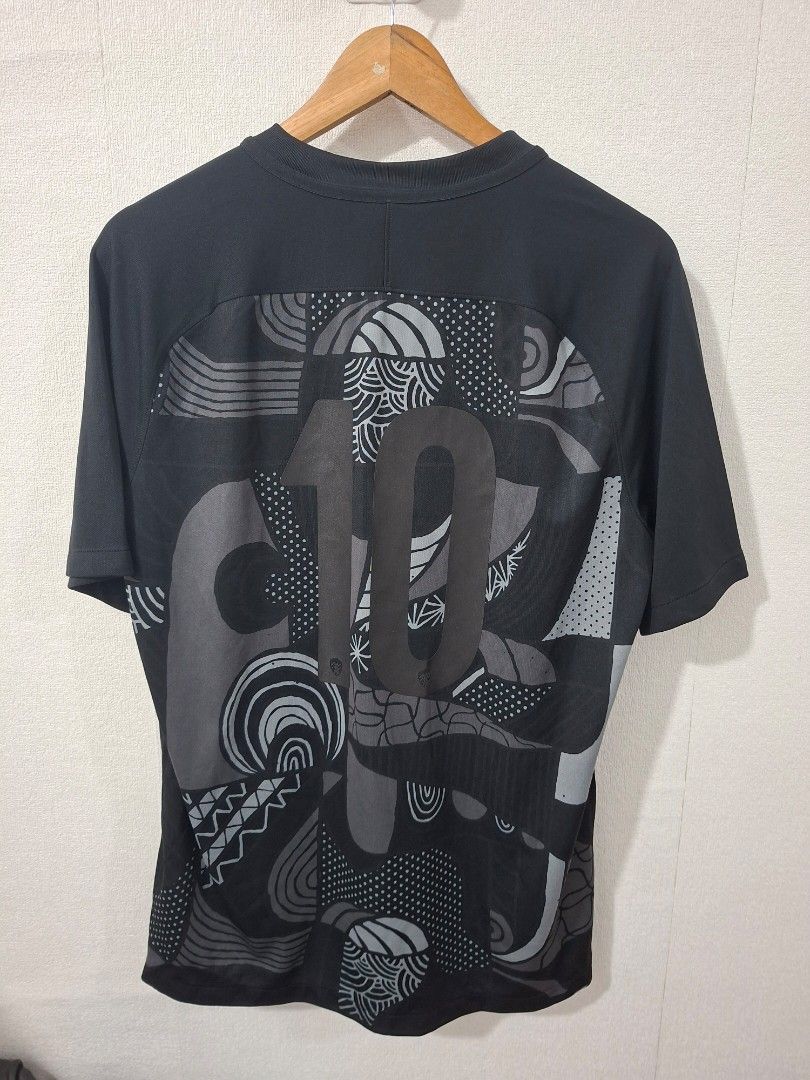 Nike sb x brasil jersey (Category: Tshirts & Polo Shirts ) located in Cavite. Submitted by labbudds20 (Listing ID 1462080110, Image 2). Description: nile sb brasil jersey size xl armpit to armpit 22 inches length 29 inches excellent condition see pictures for details.