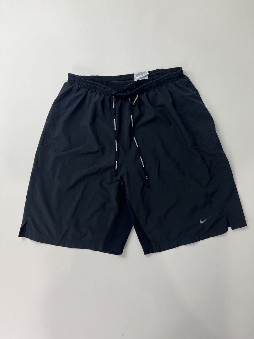 Nike Shorts (Category: Shorts) located in Makati City. Submitted by ufcknwthbst (Listing ID 1462073280, Image 1). Description: 19 inch length 9/10 condition 8.5/10 garter No issue.