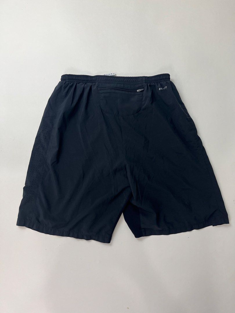 Nike Shorts (Category: Shorts) located in Makati City. Submitted by ufcknwthbst (Listing ID 1462073280, Image 3). Description: 19 inch length 9/10 condition 8.5/10 garter No issue.