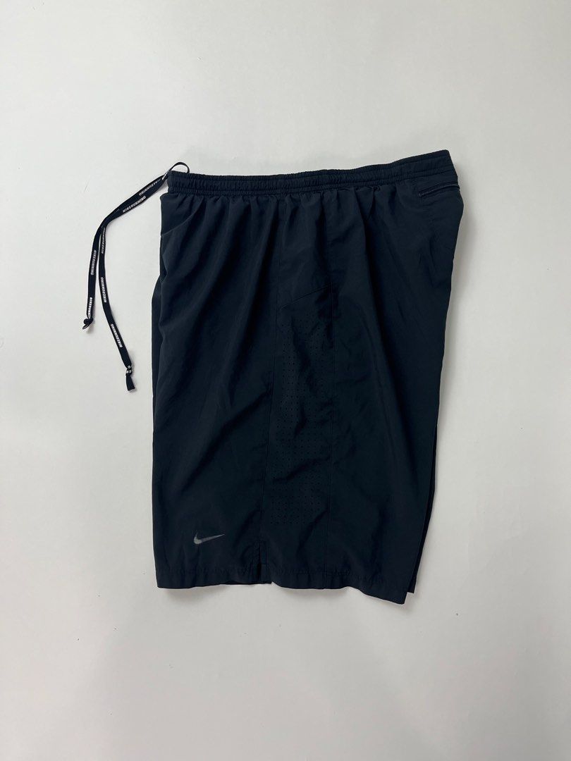 Nike Shorts (Category: Shorts) located in Makati City. Submitted by ufcknwthbst (Listing ID 1462073280, Image 2). Description: 19 inch length 9/10 condition 8.5/10 garter No issue.