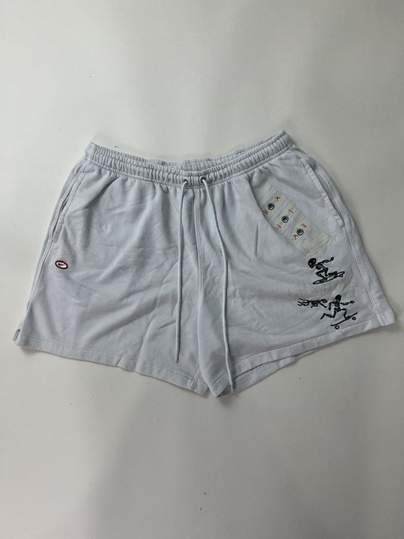 Nike Shorts (Category: Shorts) located in Makati City. Submitted by ufcknwthbst (Listing ID 1462074802, Image 2). Description: 16 inch length 9.5/10 condition No issue.