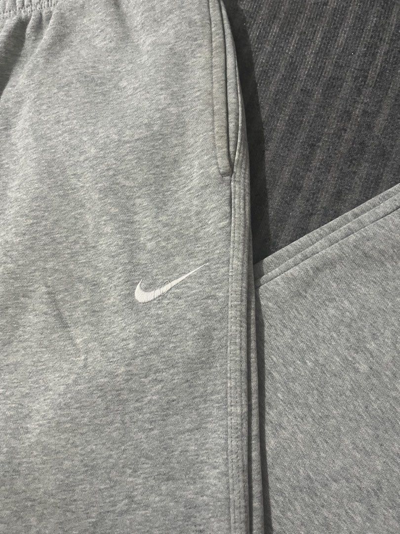 NIKE SWEATPANTS (Category: Joggers) located in Manila. Submitted by gotstar (Listing ID 1462050392, Image 2). Description: NIKE SWEATPANTS LARGE ON TAG NO ISSUE, NEED WASH.