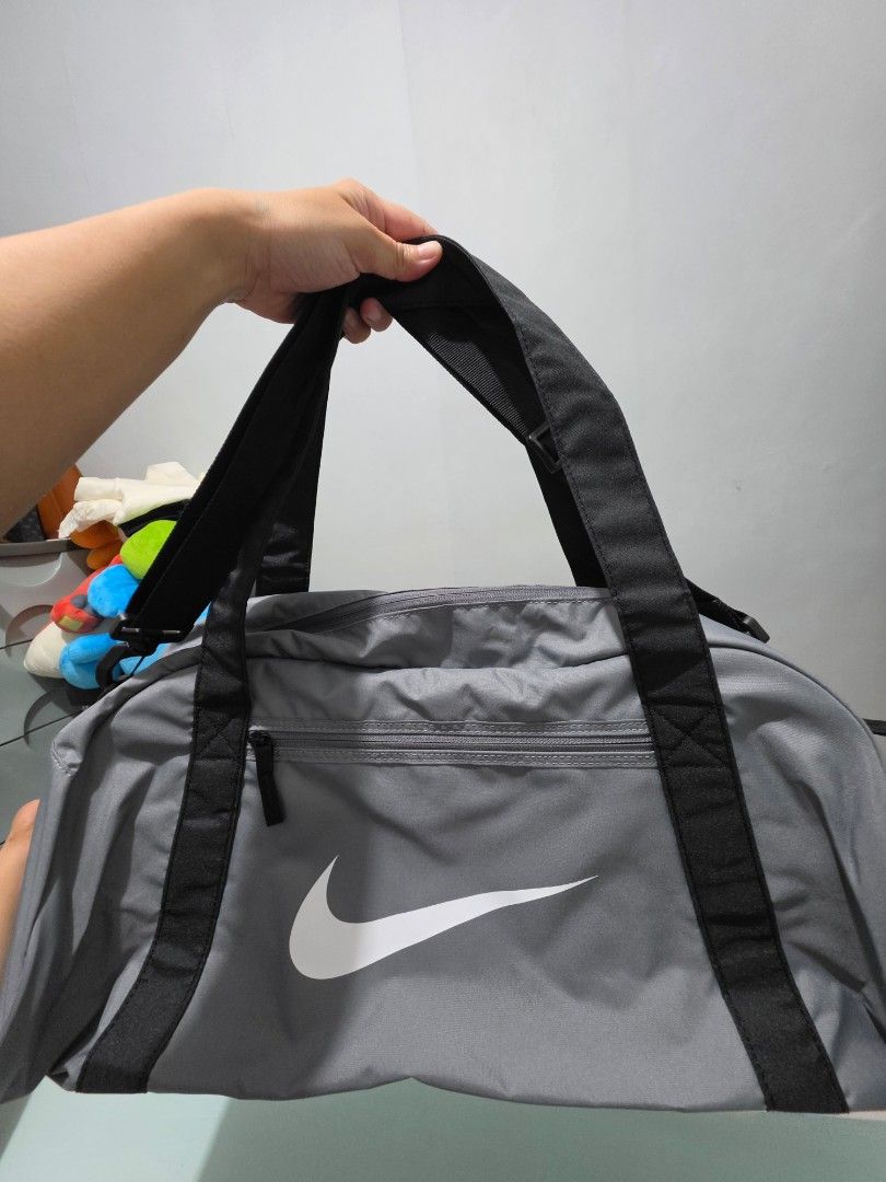 Nike Training Gym Duffel Bag 24L (Category: Cross-body Bags) located in Caloocan City. Submitted by euniceds (Listing ID 1462085847, Image 1). Description: Brand New. Original. Below SRP. Nike Gym/Training Duffel Bag 24L Smoke Grey Srp Php1,995.00 Php1,400.00 only Pick up or delivery North Caloocan.