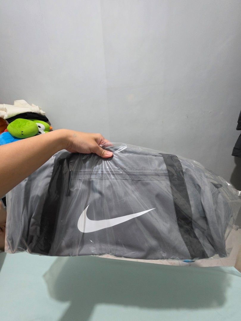 Nike Training Gym Duffel Bag 24L (Category: Cross-body Bags) located in Caloocan City. Submitted by euniceds (Listing ID 1462085847, Image 3). Description: Brand New. Original. Below SRP. Nike Gym/Training Duffel Bag 24L Smoke Grey Srp Php1,995.00 Php1,400.00 only Pick up or delivery North Caloocan.