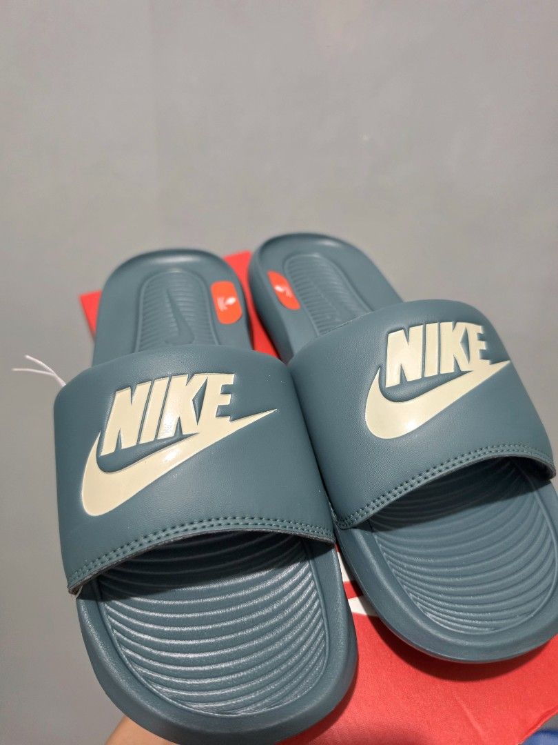 Nike Victori One Slides Size 9M (Category: Slippers & Slides) located in Caloocan City. Submitted by euniceds (Listing ID 1462084483, Image 2). Description: Brand New. Original. Below SRP. Nike Victori One Slides Size 9 Mineral Slate Srp Php1,595.00 Php1,000.00 only Pick up or delivery North Caloocan.