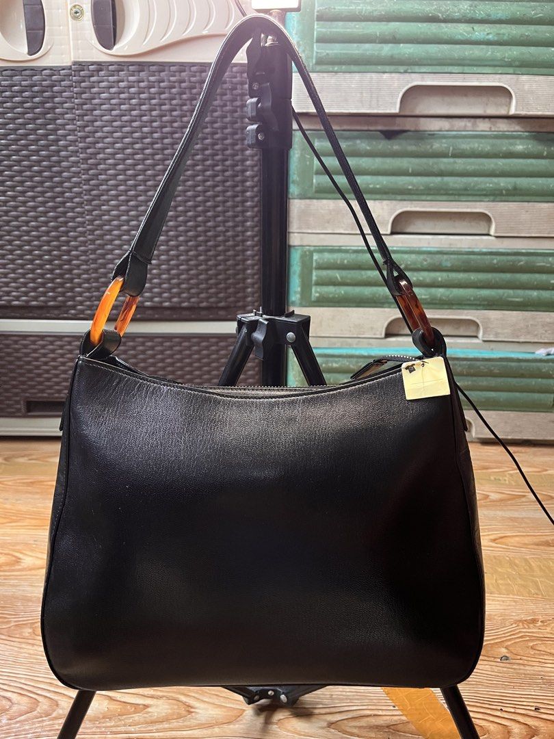 Nina ricci authentic (Category: Shoulder Bags) located in San Jacinto. Submitted by kellysthrift_ (Listing ID 1462069092, Image 1). Description: Authentic Hobo bag genuine leather .