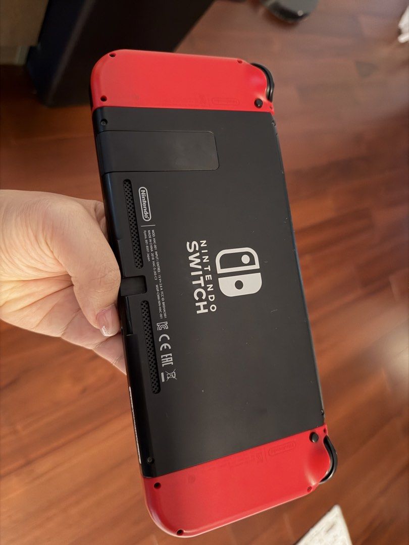 Nintendo Switch 主機連Ring Fit Adventure （分類：Nintendo 任天堂）位於 Hong Kong。 由 lucky.hellobubu 提交（商品編號 1462148411，圖片 3）。簡介： 紅色版Nintendo Switch主機，連埋個Ring Fit Adventure。齊件，有埋個底座同埋手掣。買返去就可以即刻玩，唔使再買其他嘢。適合想做運動又想玩遊戲嘅朋友。。