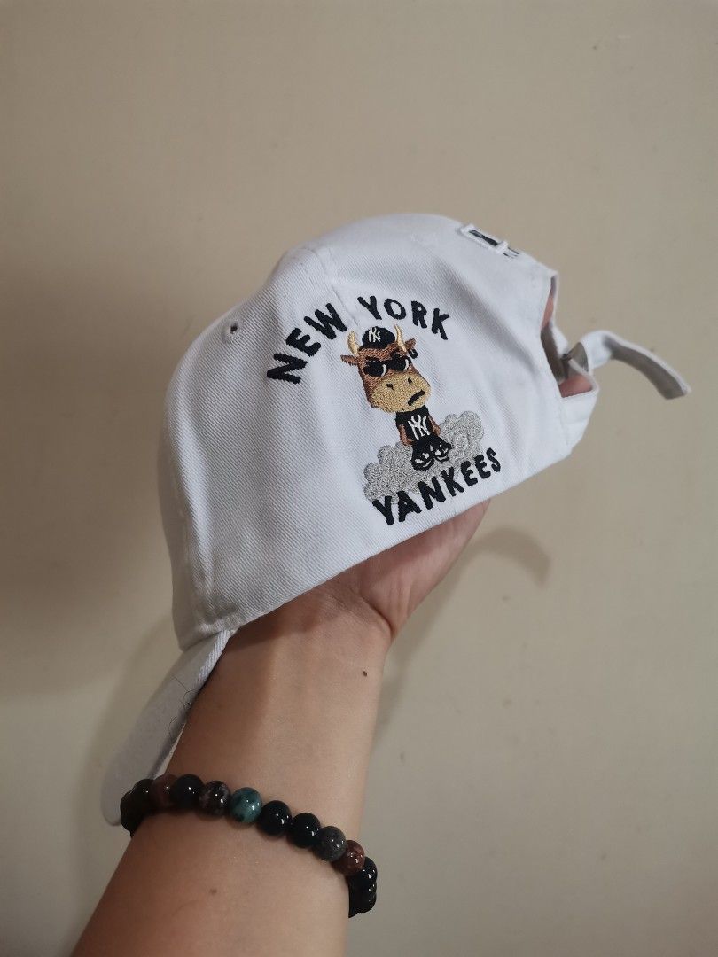 NY mlb hat (Category: Caps & Hats) located in Davao. Submitted by marcio17 (Listing ID 1462069770, Image 2). Description: Good condition Need reshaped and wash Issue : stains, deform brim pero d bali. 350 freeshipping only.