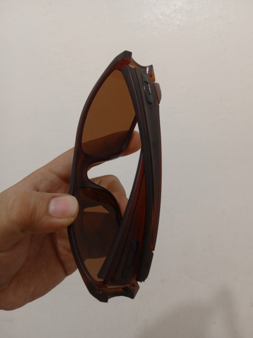 Oakley Batwolf (Category: Sunglasses & Eyewear) located in Manila. Submitted by ronmarbeni45920 (Listing ID 1462091191, Image 3). Description: Excellent no issue no scratches on lens 1,500 Freeshipping.