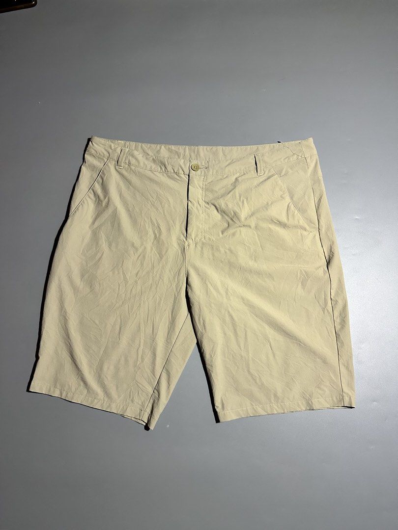 OAKLEY CHINO SHORT (Category: Chinos) located in Makati City. Submitted by js.street.finds (Listing ID 1462063525, Image 1). Description: DIMES W40LENGTH 21 HEM 11.