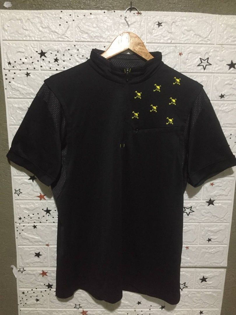 Oakley Qzip polo (Category: Tshirts & Polo Shirts ) located in Naga. Submitted by thriftalk (Listing ID 1462176356, Image 1). Description: Oakley ‎✅Embroidery all Skull Logo ‎✅Dimes 22.5x29 ‎✅Excellent like New Condition ‎✅color rate 9.5/10 ‎✅Fresh from bale ‎✅Need Wash ‎✅No issue ‎✅Authentic 💯 ‎ ‎ ‎Dm for more info ‎ ‎📍Location : Bicol Naga City ‎💵 MOP: Gcash only ‎🚛 courier : J&T Express / Flash Express.