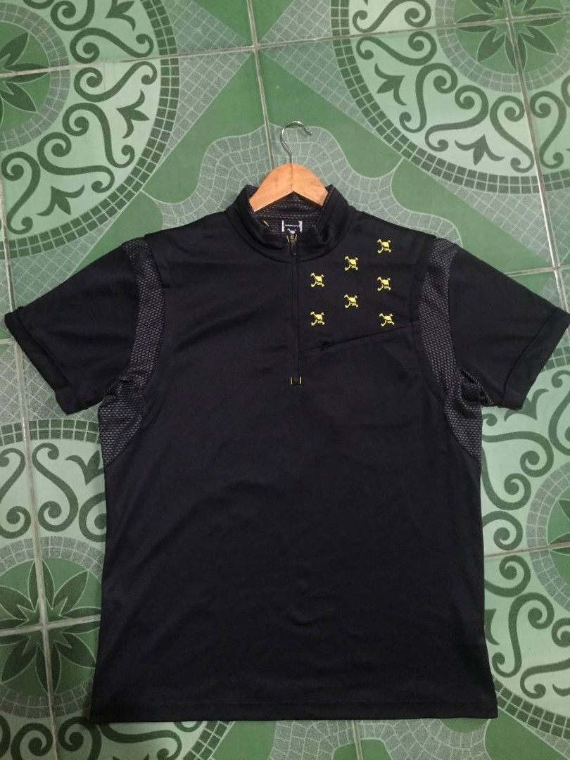 Oakley Qzip polo (Category: Tshirts & Polo Shirts ) located in Naga. Submitted by thriftalk (Listing ID 1462176356, Image 2). Description: Oakley ‎✅Embroidery all Skull Logo ‎✅Dimes 22.5x29 ‎✅Excellent like New Condition ‎✅color rate 9.5/10 ‎✅Fresh from bale ‎✅Need Wash ‎✅No issue ‎✅Authentic 💯 ‎ ‎ ‎Dm for more info ‎ ‎📍Location : Bicol Naga City ‎💵 MOP: Gcash only ‎🚛 courier : J&T Express / Flash Express.