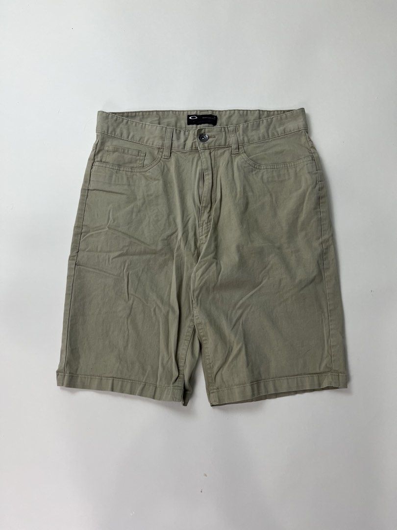Oakley Shorts (Category: Shorts) located in Makati City. Submitted by ufcknwthbst (Listing ID 1462076245, Image 1). Description: 33 waist 21 inch length 9.5/10 condition No issue.
