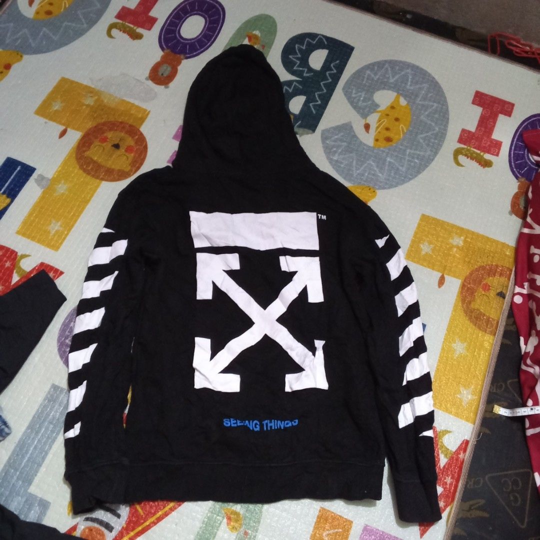 Off white (Category: Hoodies) located in Manila. Submitted by tcbukay_zxc25 (Listing ID 1462152133, Image 1). Description: off white hoodie excellent dimes 19x26.