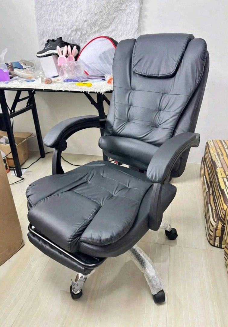office chair (Category: Office Furniture & Fixtures) located in Manila. Submitted by asstditems (Listing ID 1462042287, Image 2). Description: .