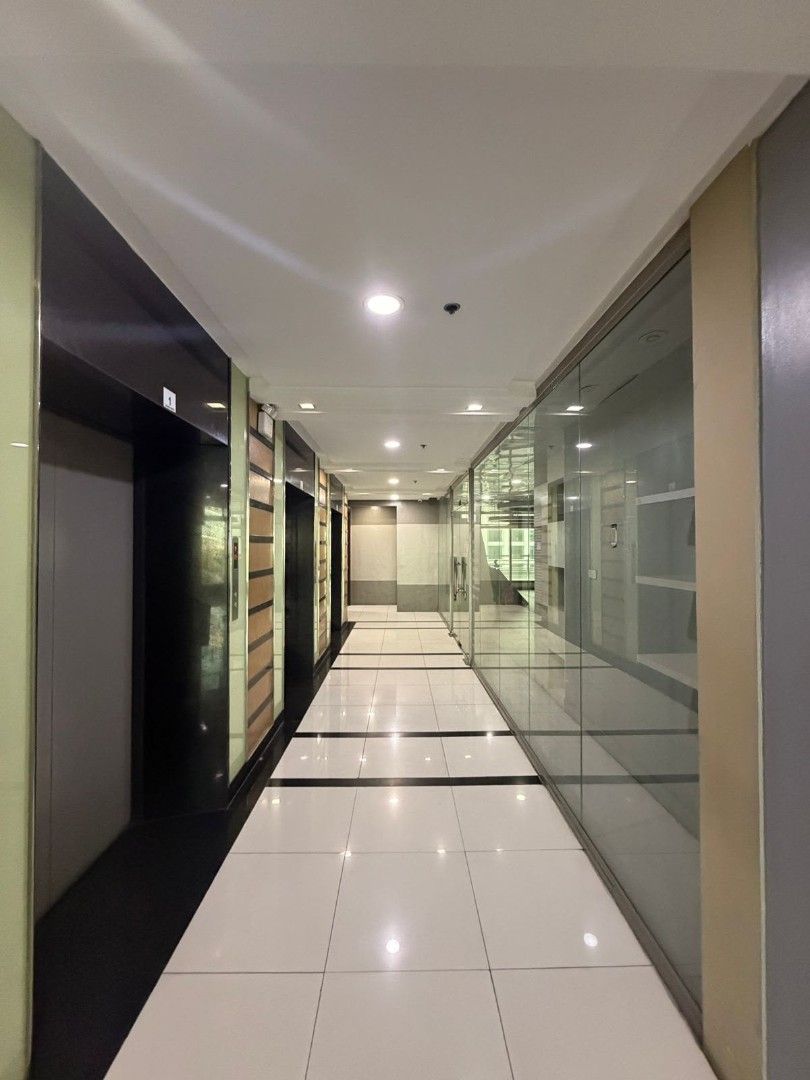 Offices at BGC for LEASE (Category: Commercial) located in Quezon City. Submitted by jerrricksharif.remaxedge (Listing ID 1462085352, Image 1). Description: Office Spaces BGC for LEASE Scale Your Business from the Center of Power ​Position your enterprise alongside Manila’s top industry leaders in Bonifacio Global City. These premium, flexible office spaces deliver the prestige, modern infrastructure, and prime connectivity your growing business 
