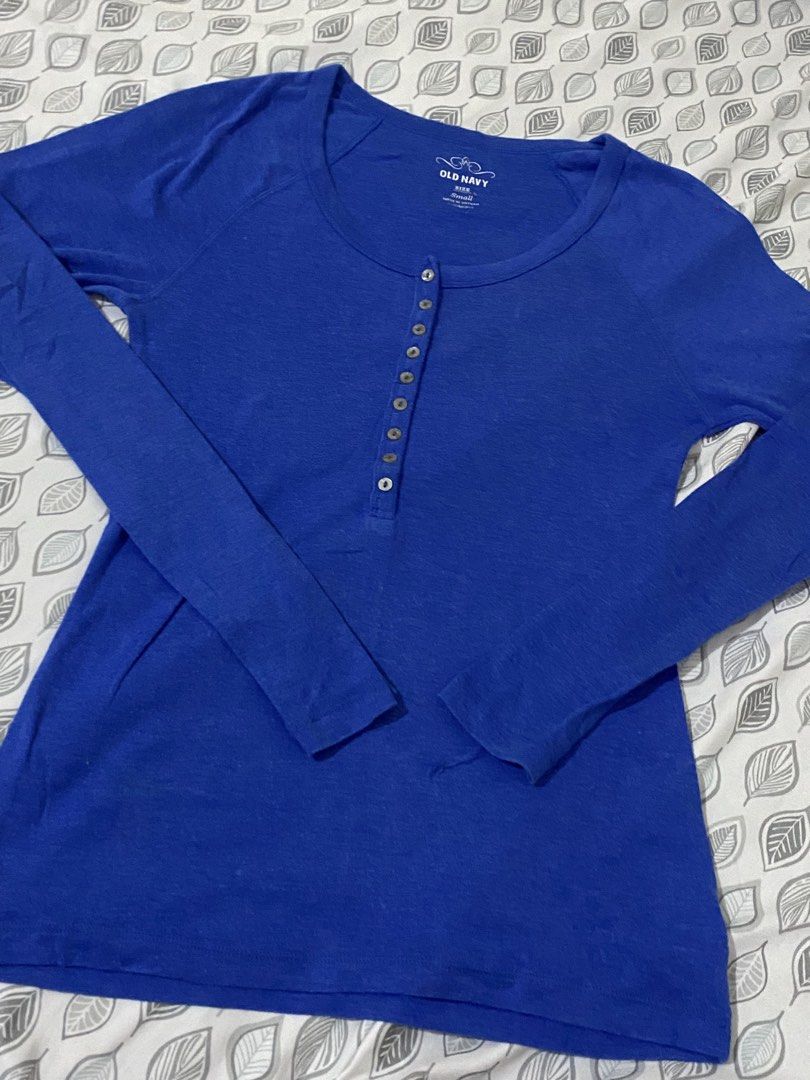 Old Navy Longsleeves (Category: Others Tops) located in Quezon City. Submitted by irldn_ (Listing ID 1462176939, Image 1). Description: - never been used.