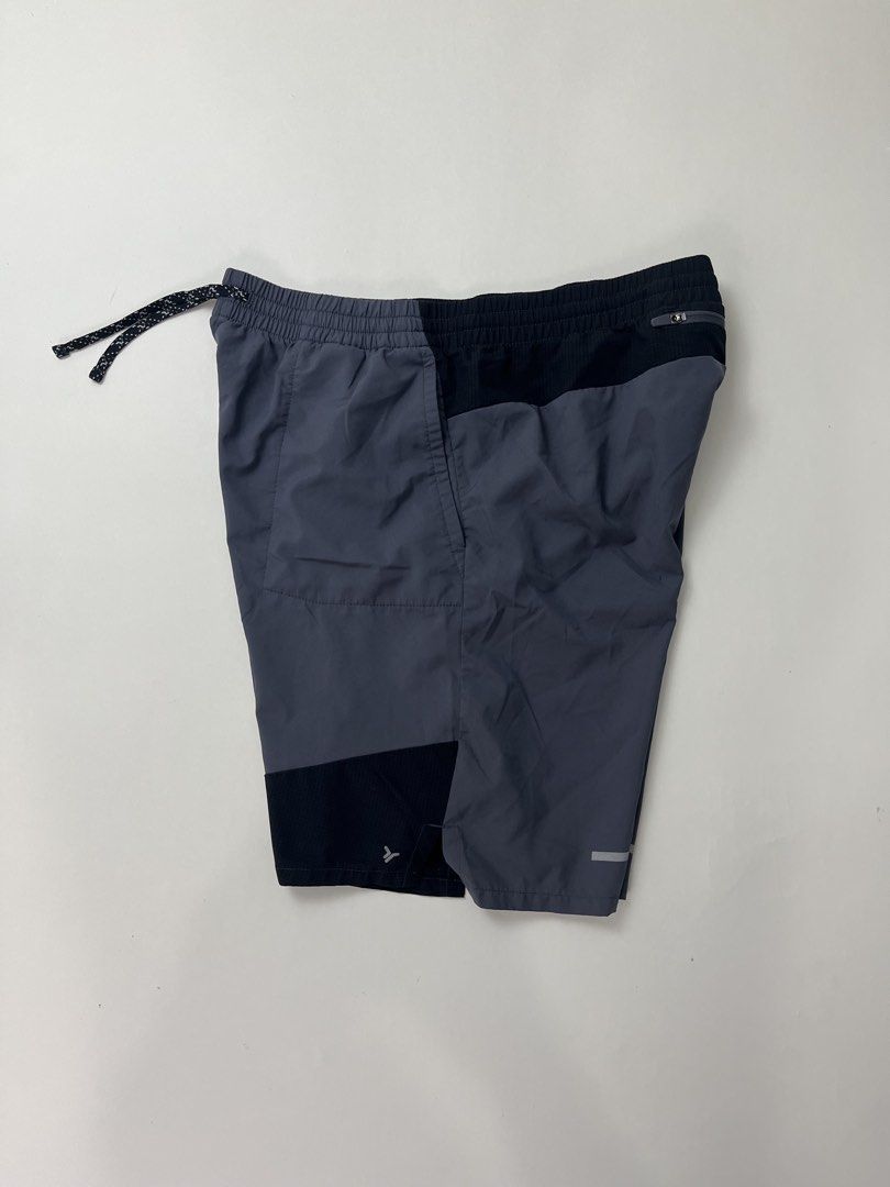 Old Navy Shorts (Category: Shorts) located in Makati City. Submitted by ufcknwthbst (Listing ID 1462073075, Image 2). Description: 30-36 waist 18 inch length 9.5/10 condition No issue.