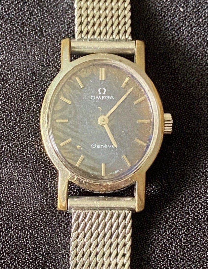 Omega Geneve Ladies Watch (Category: Luxury Watches) located in Muntinlupa City. Submitted by bloo_berry (Listing ID 1462152606, Image 1). Description: Vintage Omega Geneve Oval Blue Face Watch manual all original stainless adjustable bracelet Length - 9” ₱20,850 Selling as is. This is a vintage watch from my personal collection and may no longer tell accurate timer. Pls manage your expectations. SF c/o buyer.