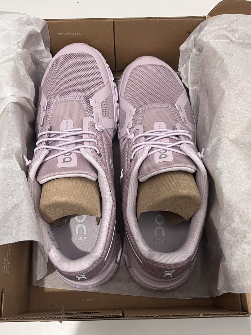 On Cloud 6 Mauve Orchid Running Shoes (Category: Sneakers) located in Marikina City. Submitted by decluttering.yorkie (Listing ID 1462059889, Image 3). Description: - Brand: On - Model: Cloud 6 - Color: Mauve Orchid - Size: Women's 8.5 - Features: Lightweight, comfortable for everyday wear and running - Includes: Original box and packaging - Quality: Swiss engineering.