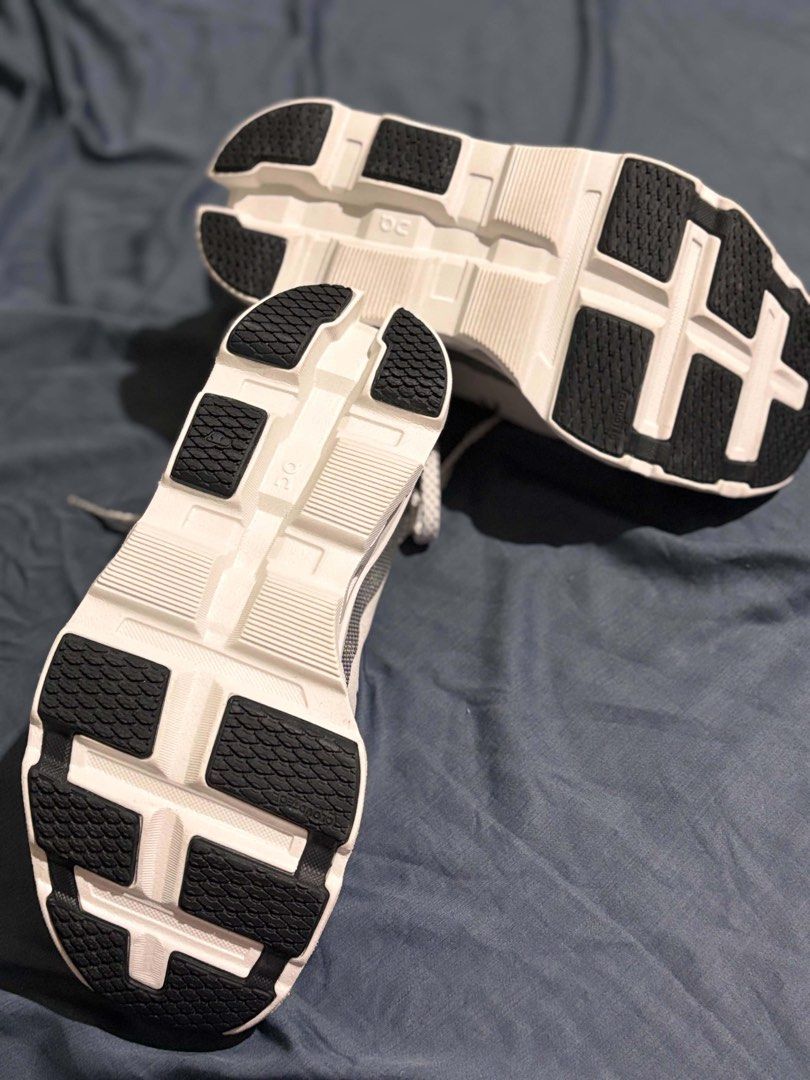 On Cloud shoes (Category: Sneakers) located in Manila. Submitted by silentwater.9f68be (Listing ID 1462076843, Image 2). Description: .