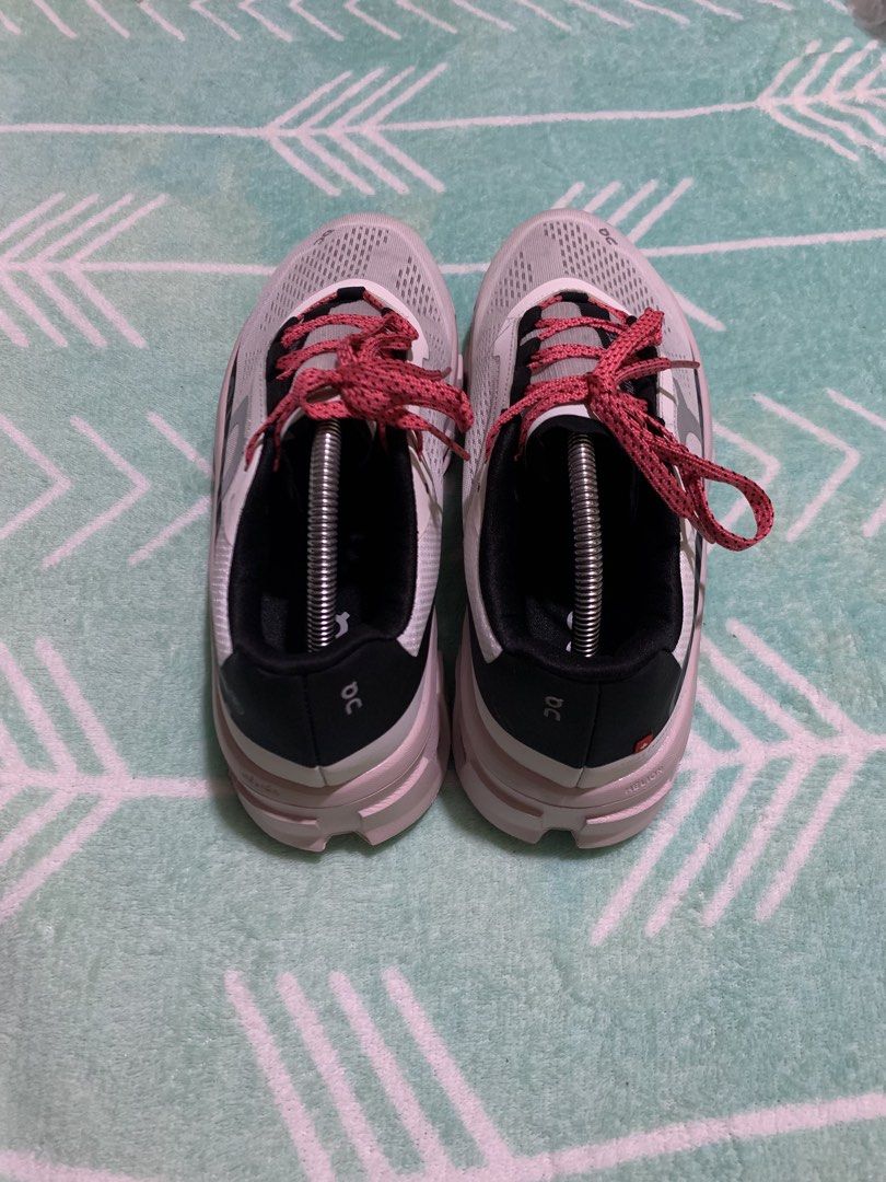 ONCLOUD MONSTER Black&White (Category: Casual Shoes) located in Argao. Submitted by topoyyow08 (Listing ID 1462212224, Image 3). Description: MOP:GCASH MOD:J&T PRICE + SF .