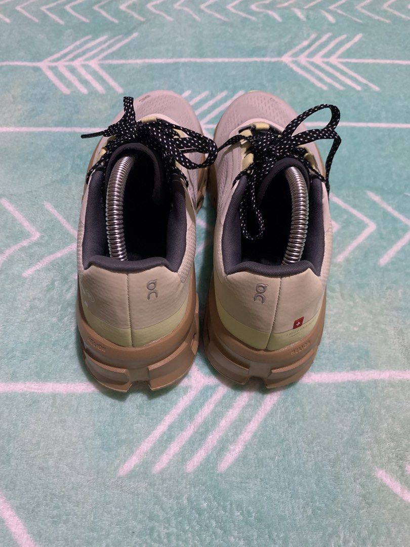 ONCLOUD MONSTER White&Brown (Category: Shoe inserts & accessories) located in Argao. Submitted by topoyyow08 (Listing ID 1462219210, Image 3). Description: MOP:GCASH MOD:J&T PRICE + SF.