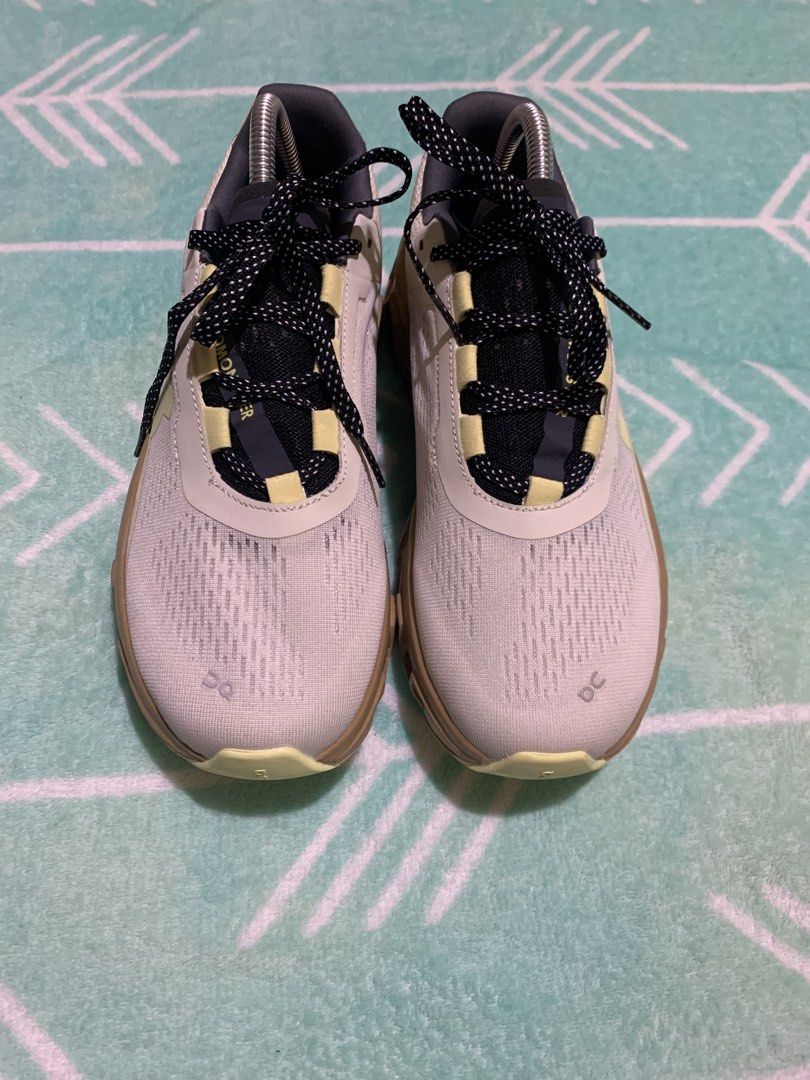 ONCLOUD MONSTER White&Brown (Category: Shoe inserts & accessories) located in Argao. Submitted by topoyyow08 (Listing ID 1462219210, Image 2). Description: MOP:GCASH MOD:J&T PRICE + SF.