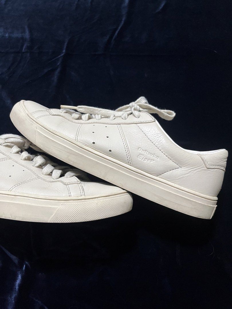 Onitsuka tiger lawnship in white (Category: Announcements) located in Manila. Submitted by all.love.thrift.shop.v2 (Listing ID 1462225146, Image 2). Description: For sale! Onitsuka tiger lawnship Size 42 Euro Minimal signs of usage, minimal seps due to usage ₱799 only + sf As is, No return No exchange No refund Color may vary due to lighting All items are cleaned before shipping Payment first via gcash/maya/gotyme/maribank bank transfer 💰 Ship v