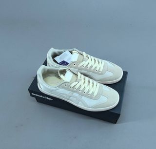 (Category: ) located in . Submitted by khai.uasneakers (Listing ID 1462211434, Image 1). Description: .