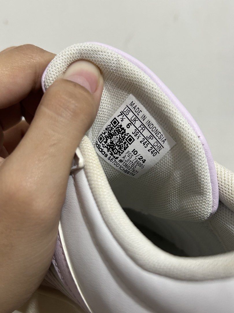 Original Adidas Sneakers (Category: Sneakers) located in Bulacan. Submitted by yemihhh (Listing ID 1462215761, Image 3). Description: No issue! Used ones. RFS: Decluttering .