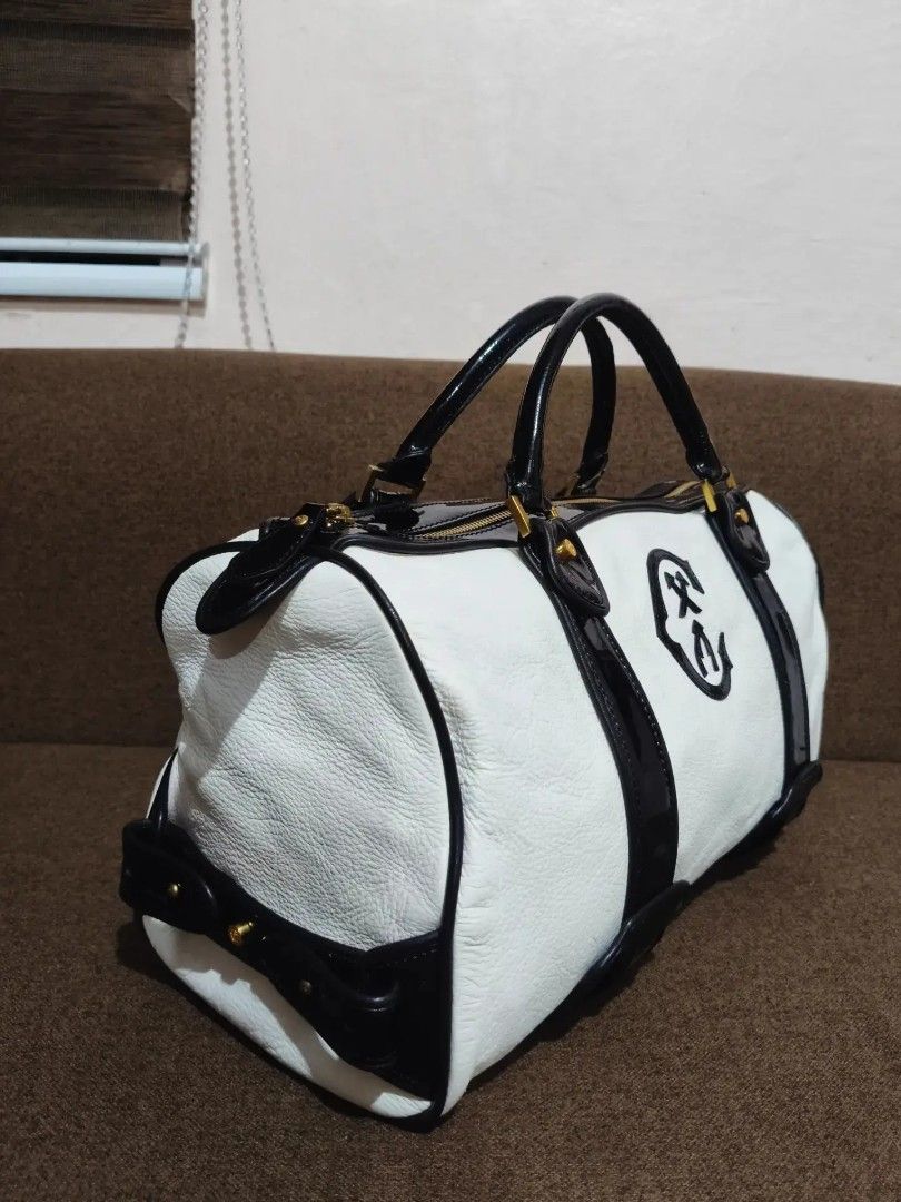 Original CHARRIOL Bag (Category: Shoulder Bags) located in Cabuyao City. Submitted by secondhand.shop.ph (Listing ID 1462133723, Image 3). Description: Sale❗️Sale❗️Sale❗️ Original CHARRIOL Almost new Black & white Ykk zipper Medium-Large Pure genuine leather No flaws 📌First to pay!.