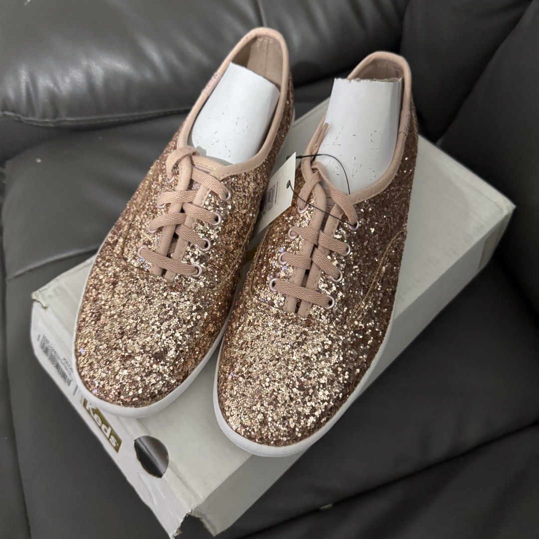 ORIGINAL KEDS Champion Glitter Rosegold (Category: Sneakers) located in Bulacan. Submitted by mykakarizza (Listing ID 1462043210, Image 3). Description: Personal items ✨✨ ORIGINAL 💯 Brandnew 💯 KEDS Champion Glitter Rosegold US 7 Eur 37.5 CM 24 950 only.