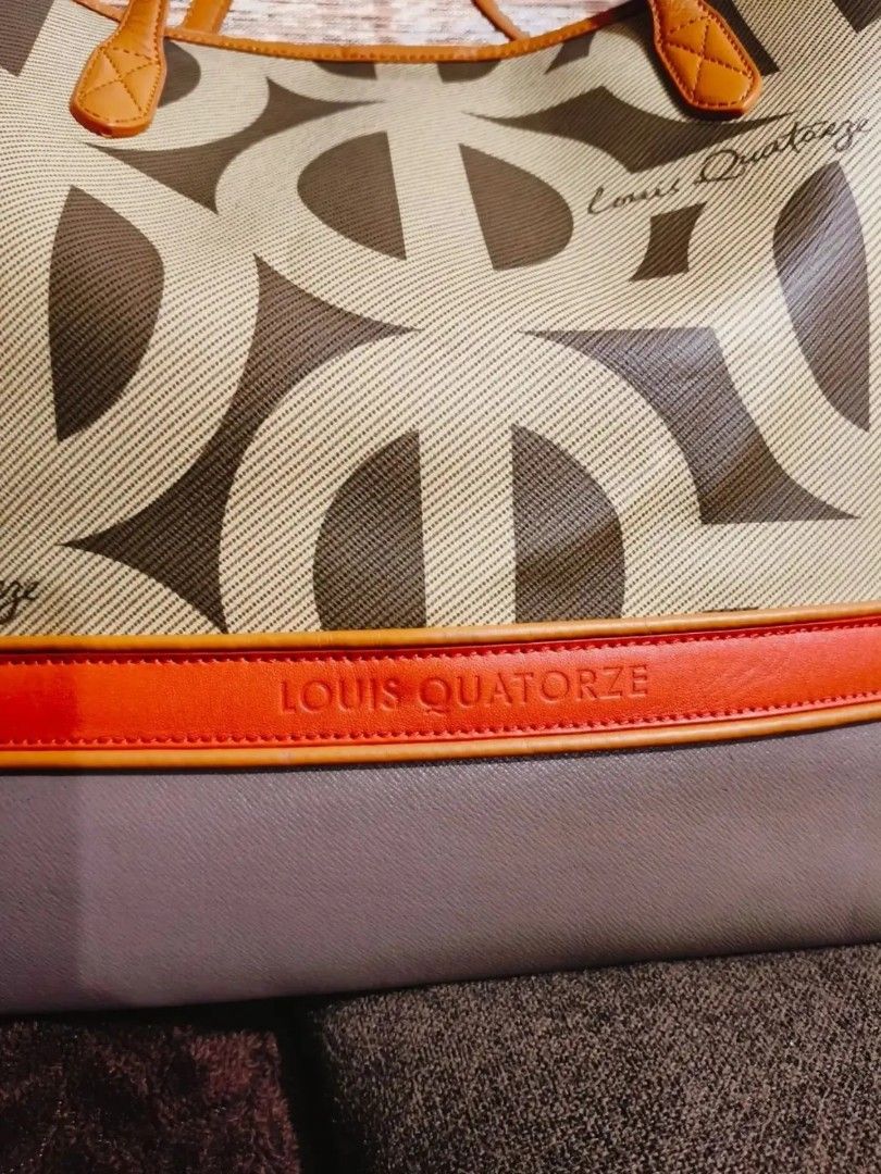 Original Louis Quatorze (Category: Luxury Bags & Wallets) located in Cabuyao City. Submitted by secondhand.shop.ph (Listing ID 1462139857, Image 2). Description: Sale❗️Sale❗️Sale❗️ ₱ 2,899 Original Louis Quatorze Almost new Large -XL Genuine leather trim 📌First to pay!.