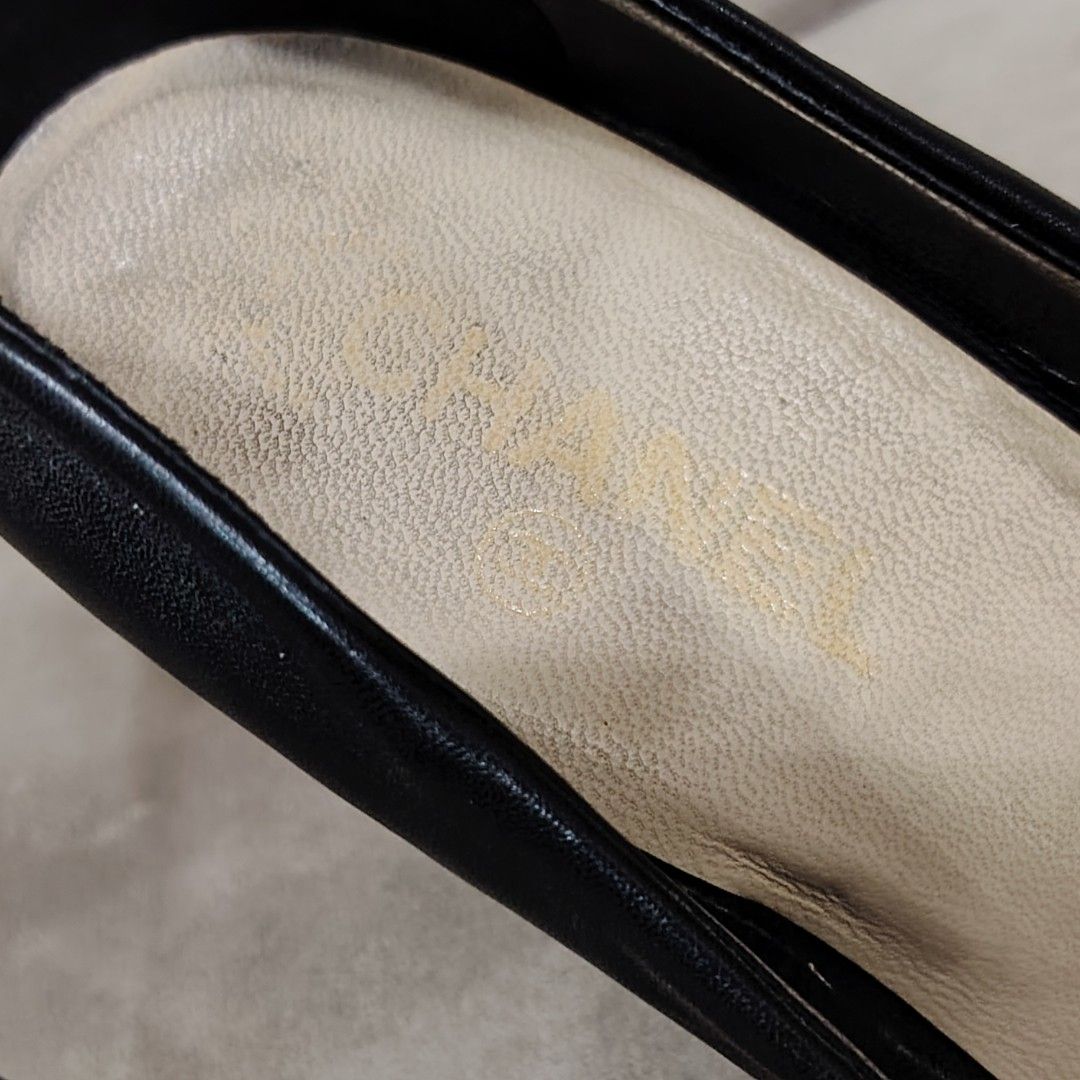Original preloved Chanel camelia (Category: Sneakers & Footwear) located in San Jose. Submitted by luxie_888 (Listing ID 1462074133, Image 3). Description: Preloved original Size 39C fit to 24cm EXCELLENT CONDITION.